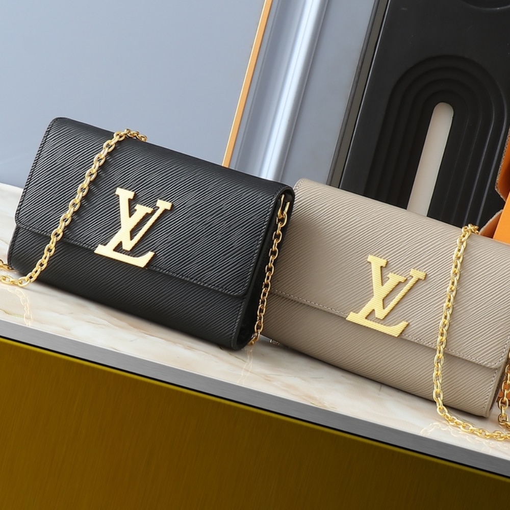 Louis Vuitton Pochette Louise Bag Champagne 22cm M12789