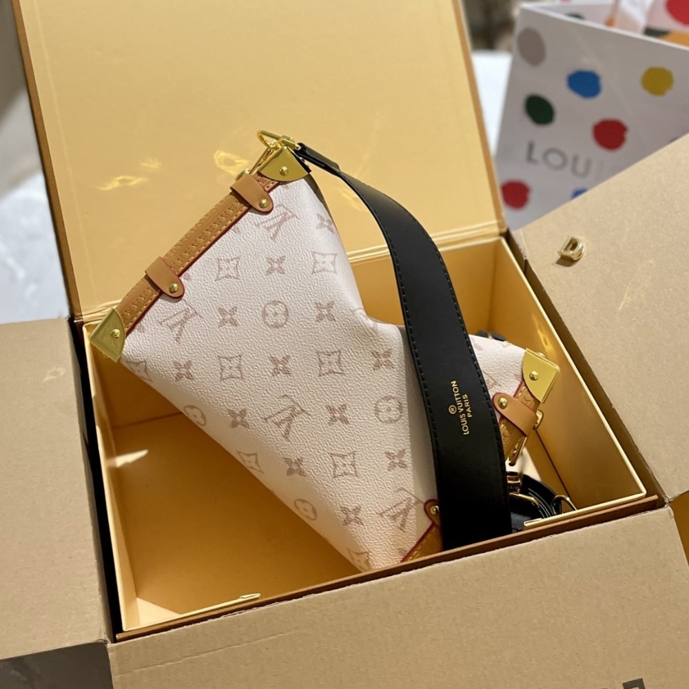 Louis Vuitton Side Trunk MM Monogram Dune 23Cm M46907