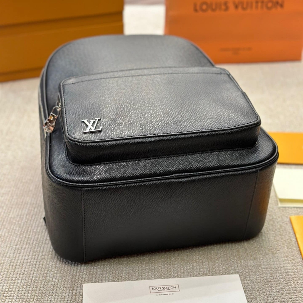 Louis Vuitton Discovery Taiga Alex Backpack Black 42Cm M30258