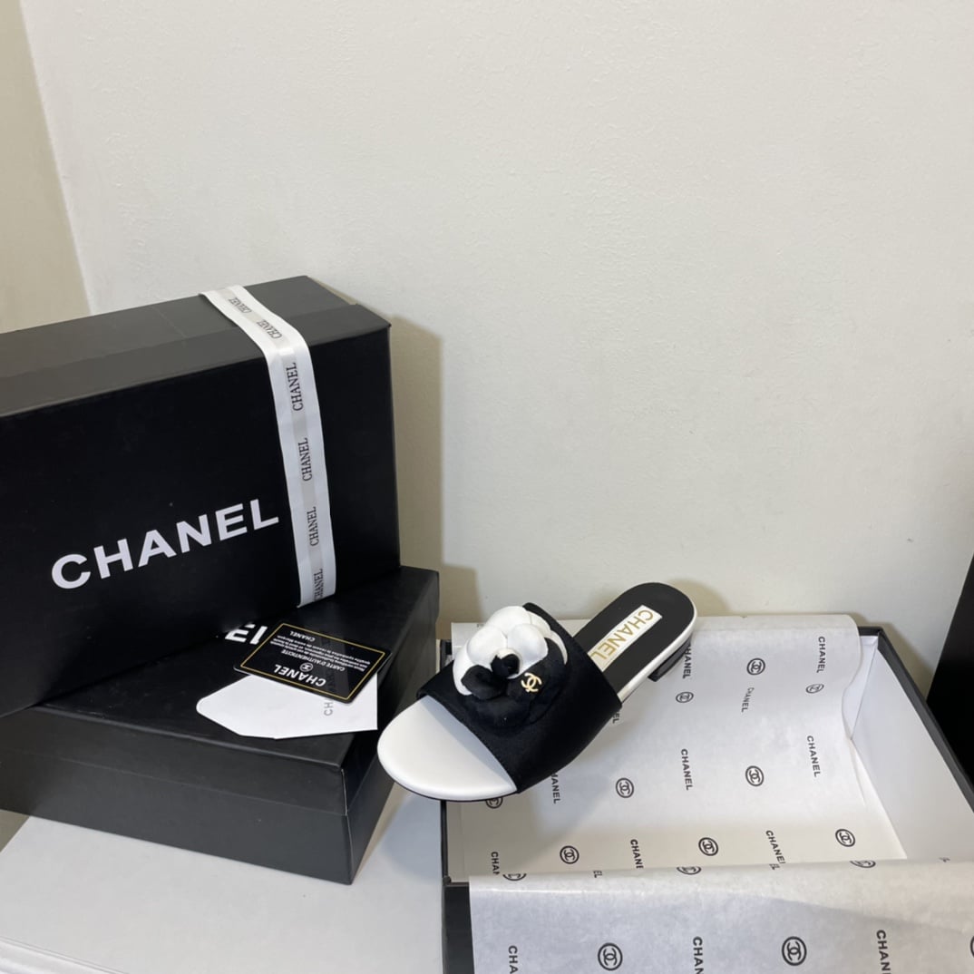 Chanel Camellia Slides Black White