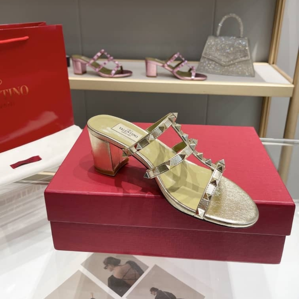 Valentino Garavani Rockstud Slide Sandal In Laminated Nappa Gold 6W2S0C47Qkh I8M