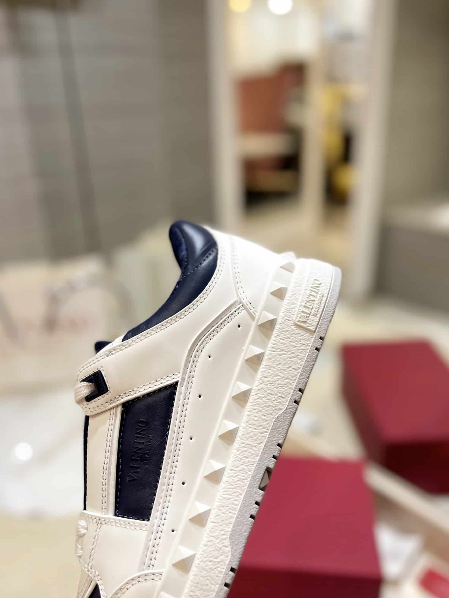 Valentino Garavani Freedots Low Top Sneaker In Calfskin Blue 4Y2S0H43Rdg Fc6