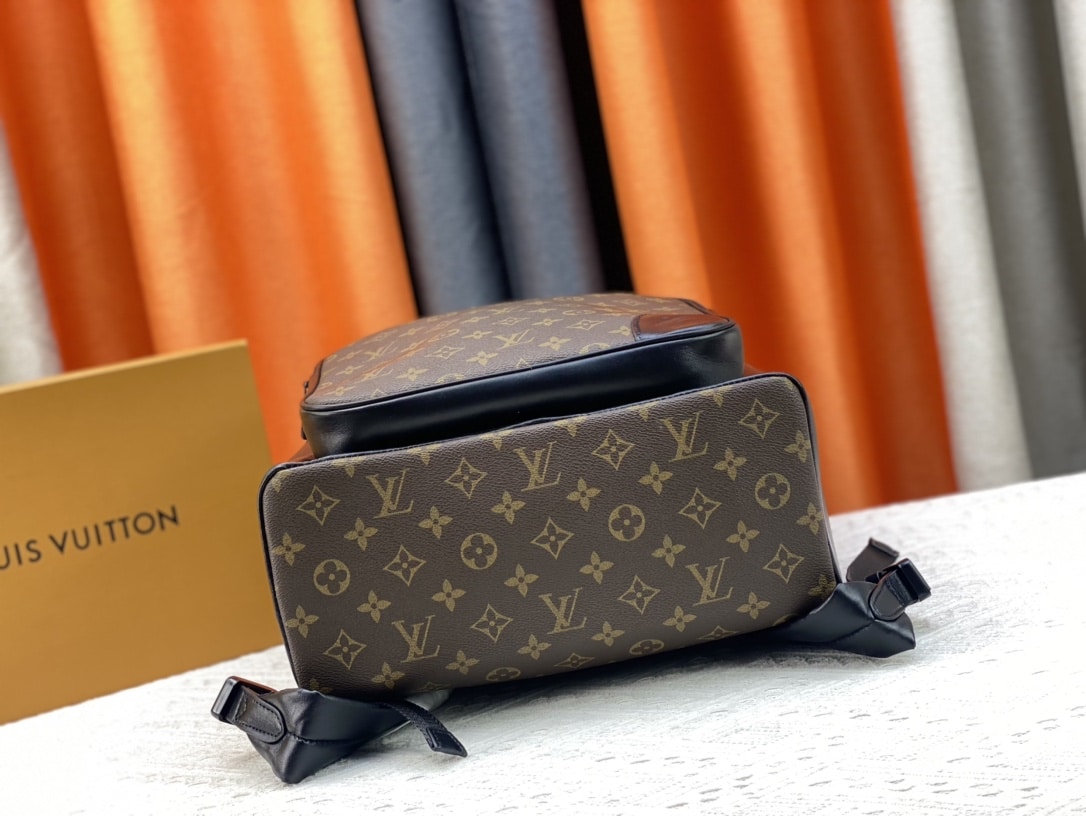 Louis Vuitton Dean Backpack Monogram Canvas 42Cm M45335