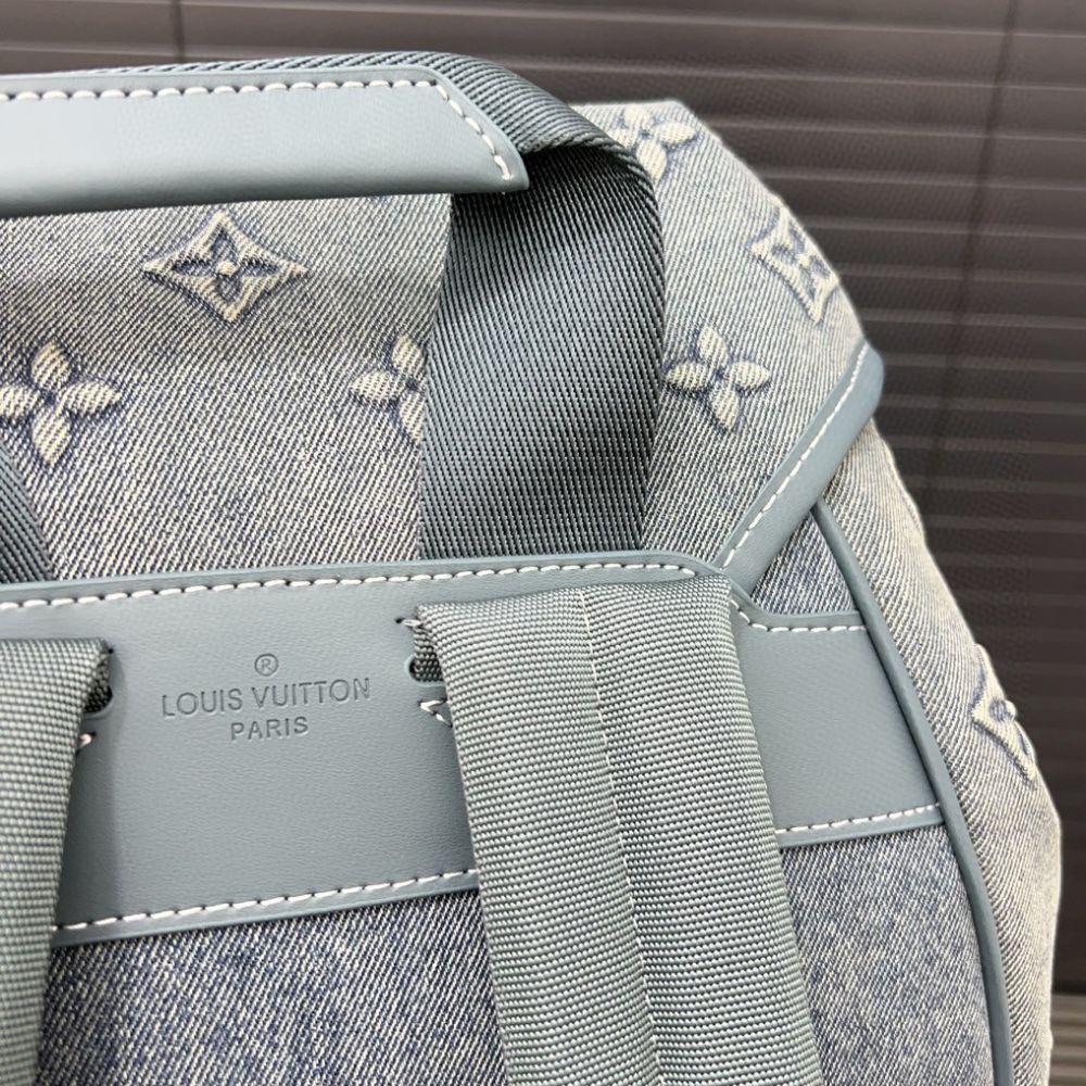 Louis Vuitton Montsouris Rucksack Monogram Wash Blue 32Cm