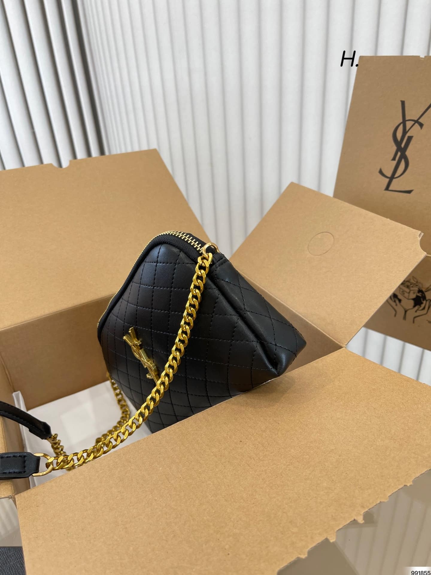 Saint Laurent Gaby Zipped Pouch In Quilted
