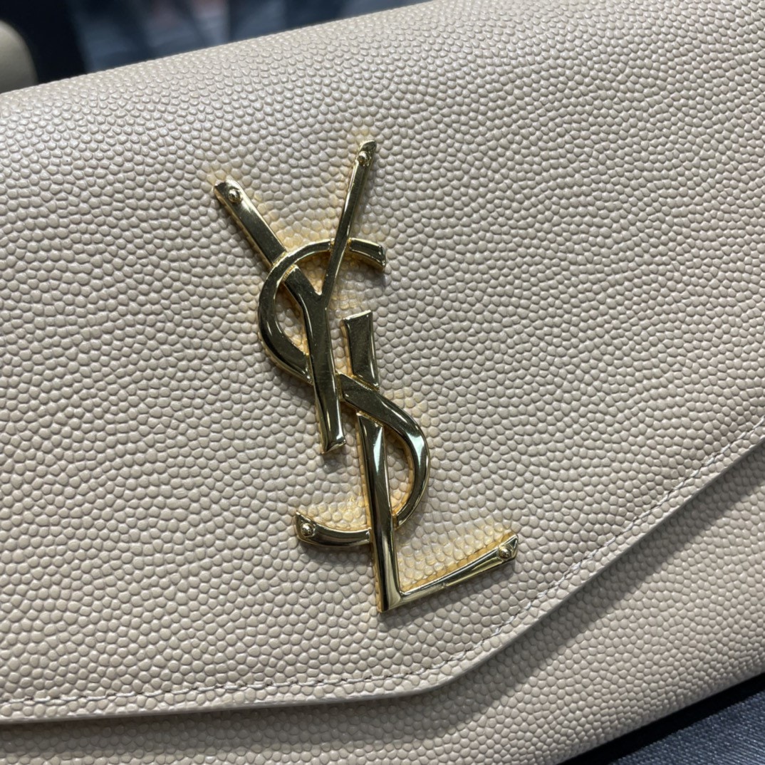 Saint Laurent Uptown Chain Wallet In Grain De Poudre Embossed Leather Blanc Vintage 19Cm