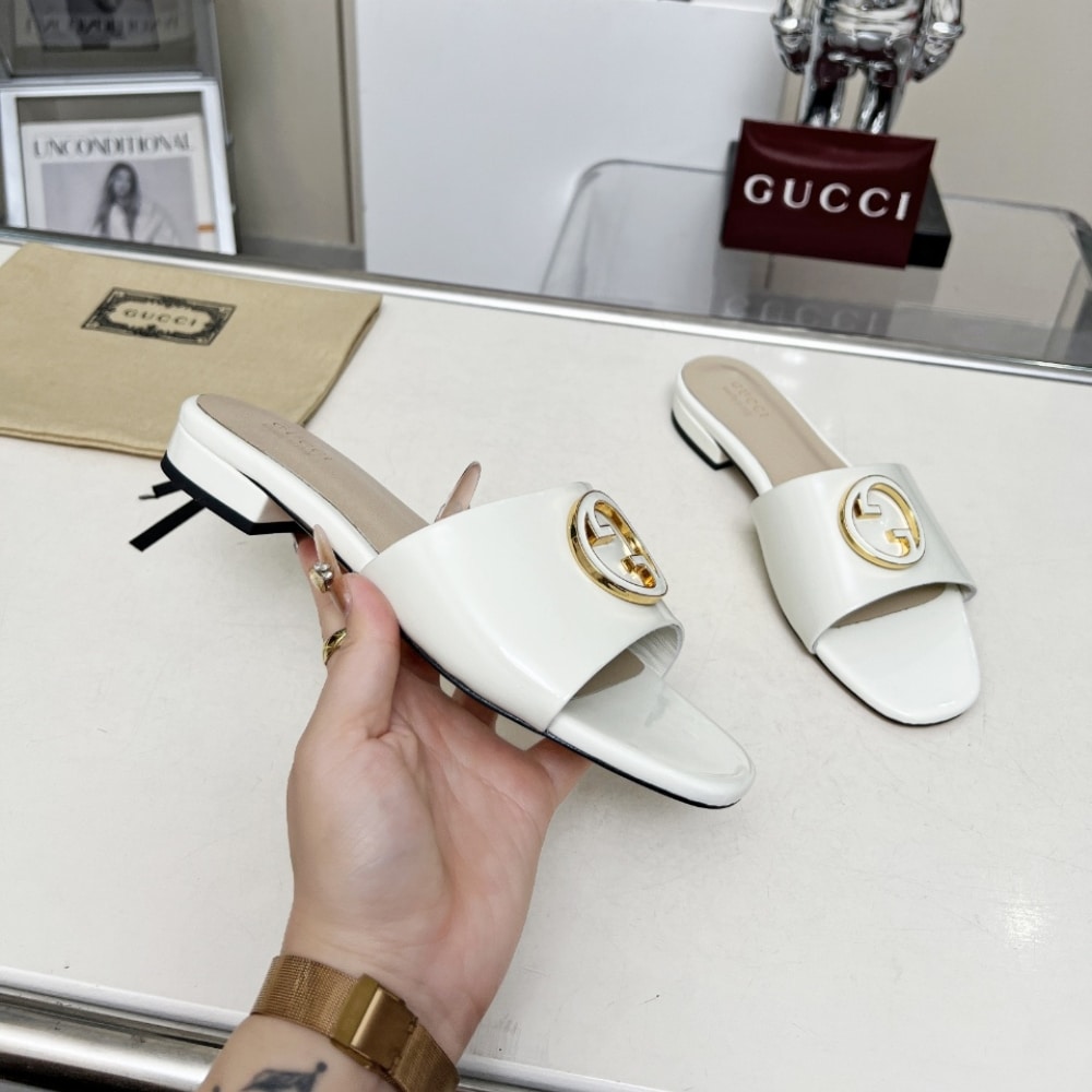 Gucci Women Round Interlocking G Sandal In White