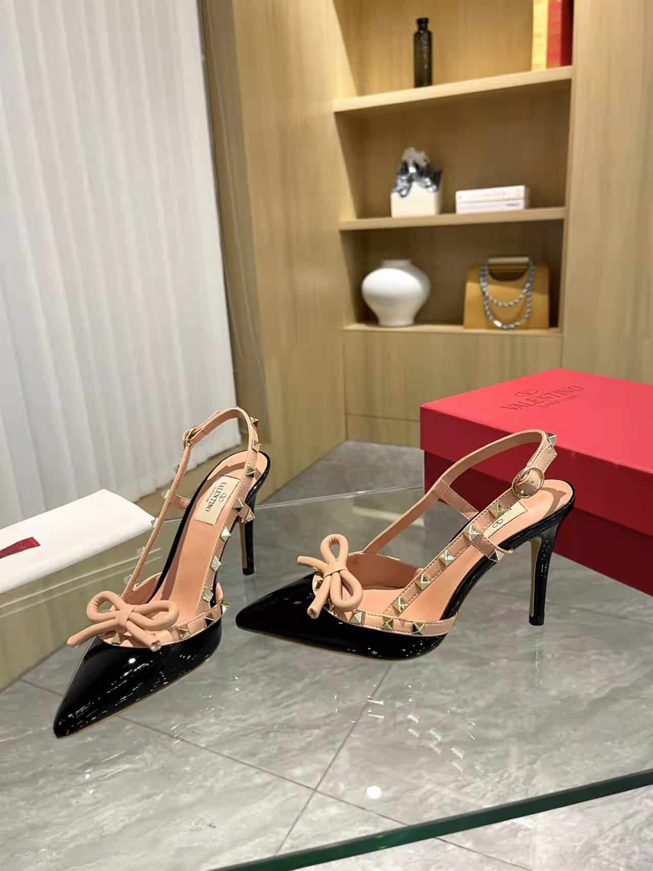 Valentino Rockstud Bow 100 Patent Slingback Pump Black Pink