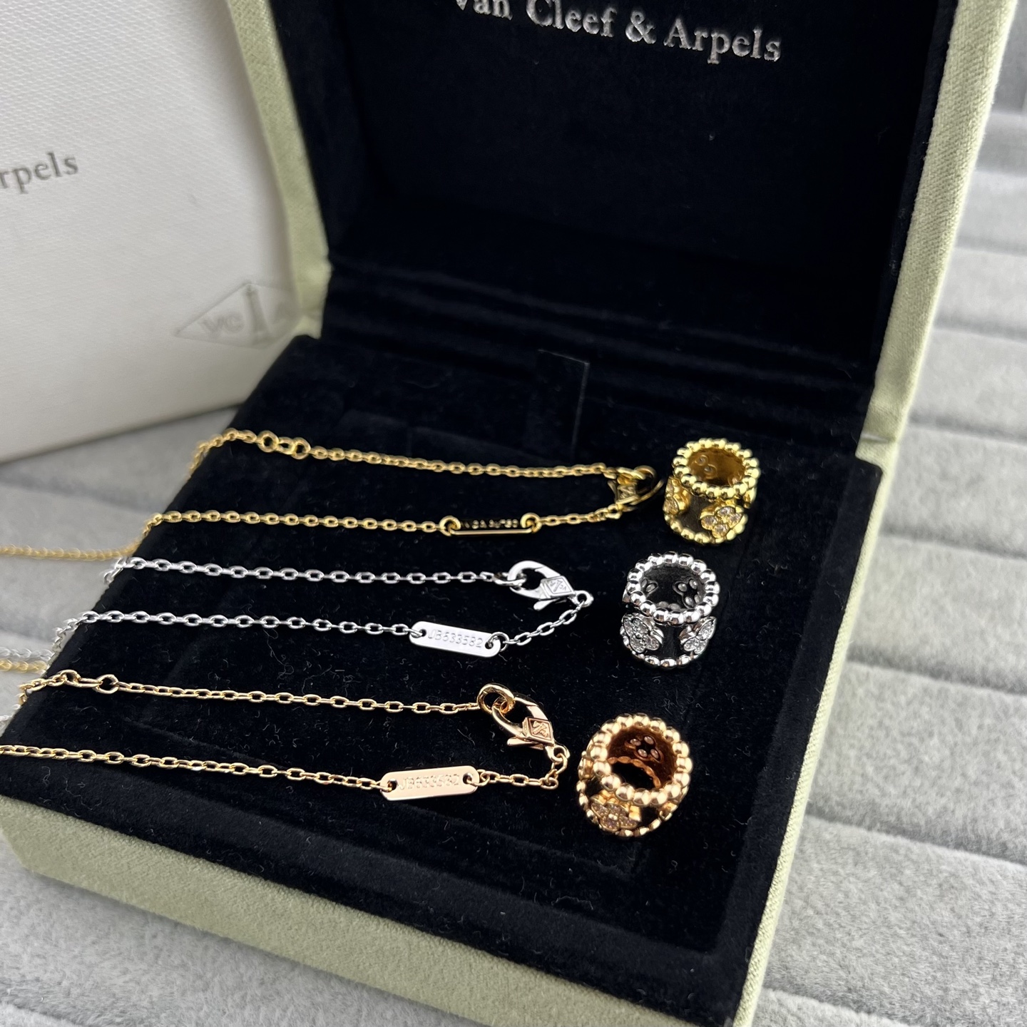Plum blossom diamond pendant necklace