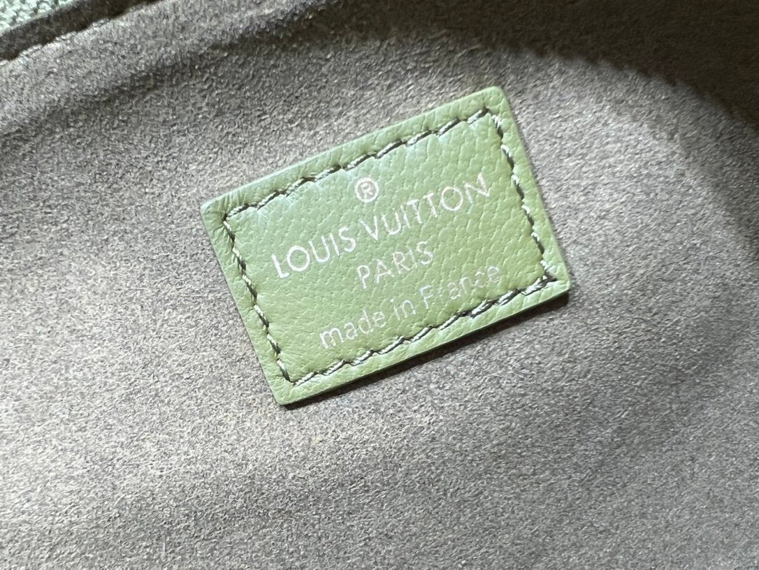 Louis Vuitton Coussin Mm 34Cm Khaki