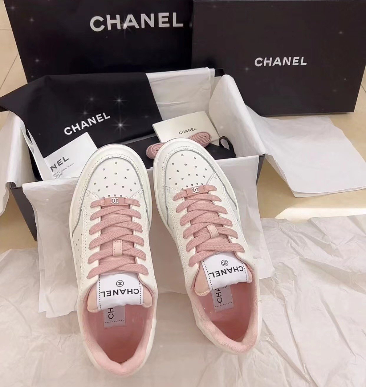 Chanel Runner Trainer Sneakers White And Pink G35934