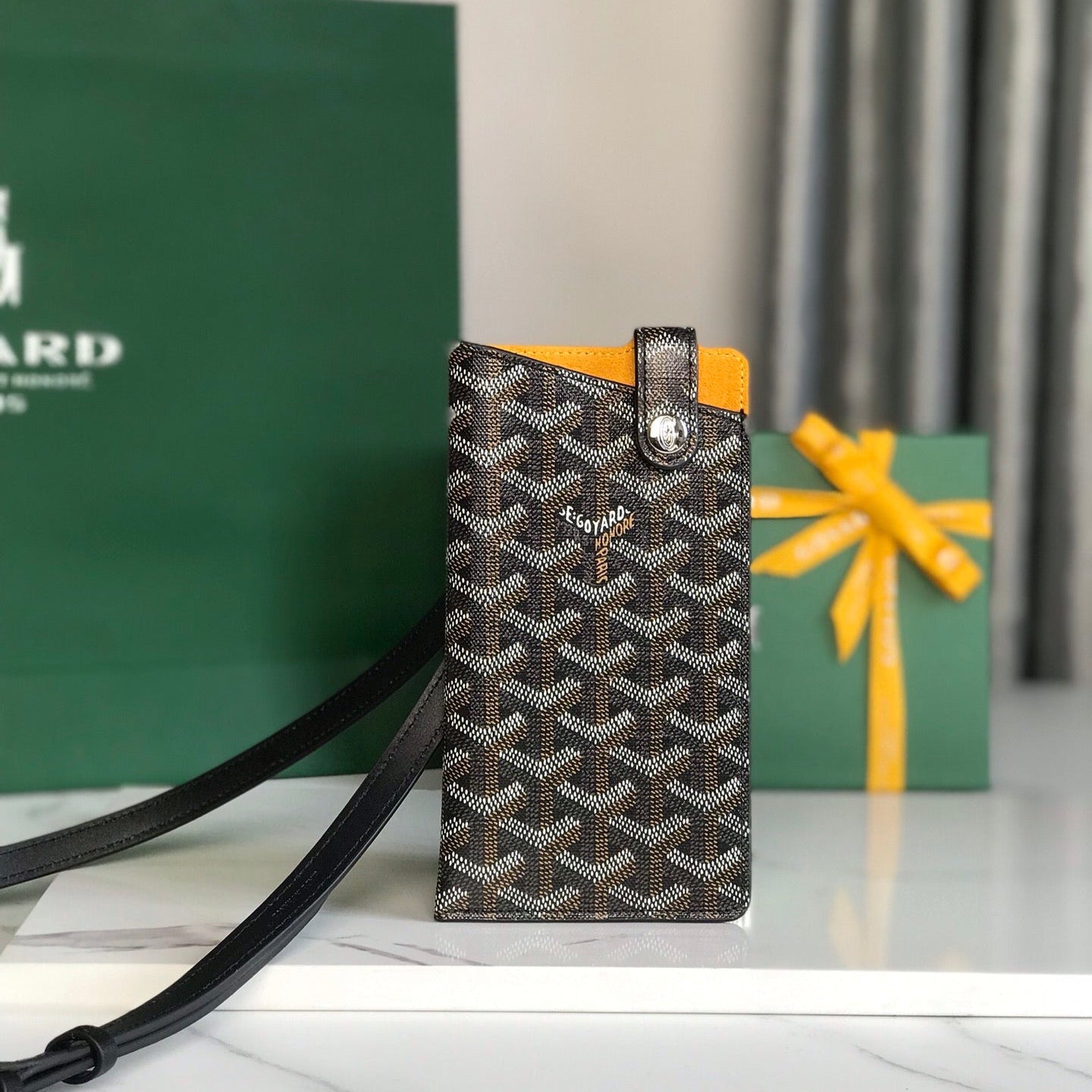 Goyard Montmartre Gm Case 18 Cm Black Goyardine Canvas