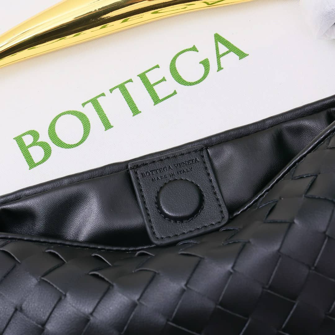 Bottega Veneta Sardine Handle Bag Black 33Cm