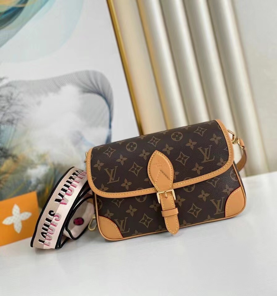Louis Vuitton Diane Monogram – Women – Handbags Black M45985 24cm/ 9.4in