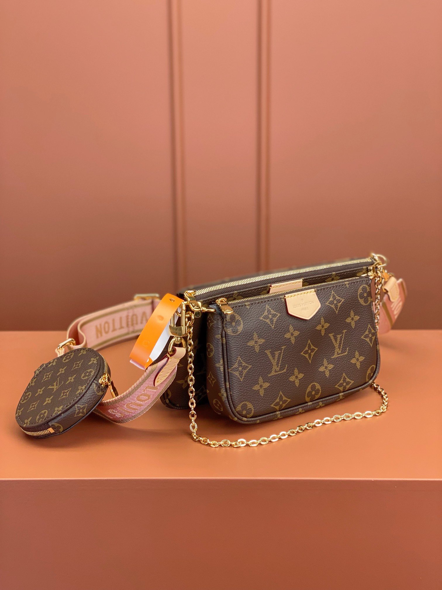 Louis Vuitton Multi Pochette Accessoires Pink 24Cm M44840