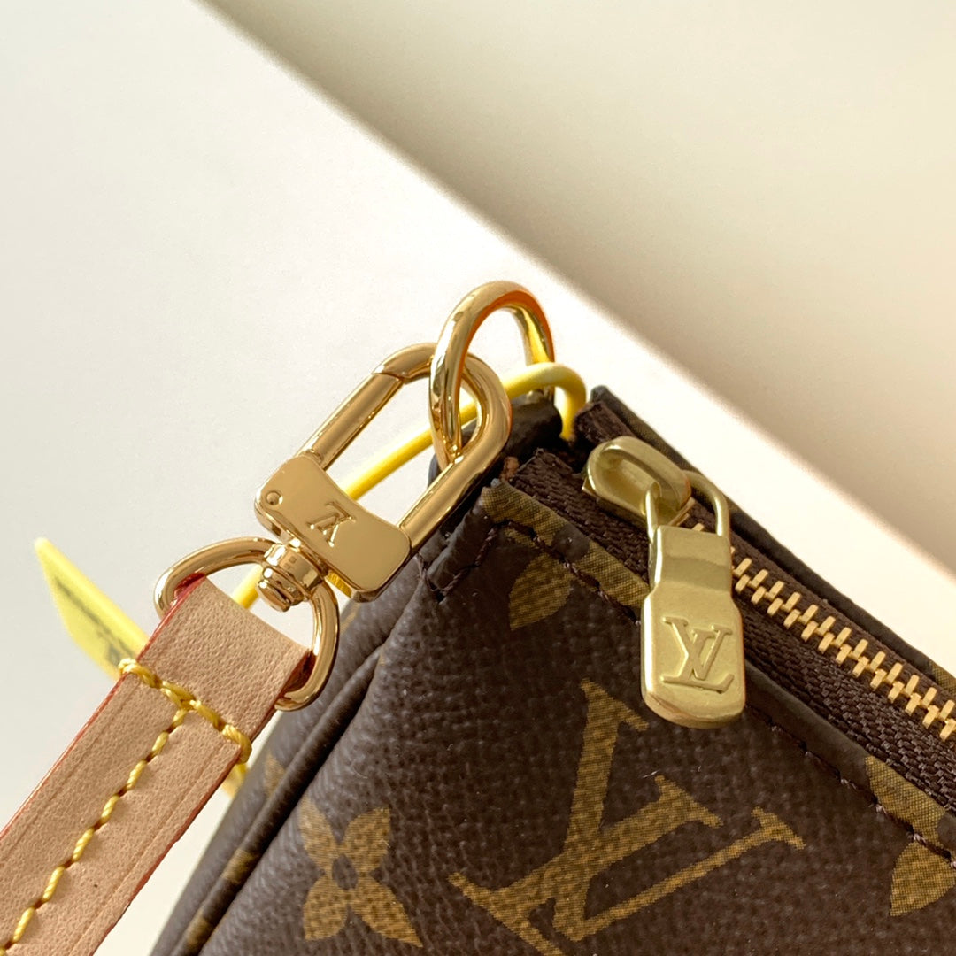 Louis Vuitton Pochette Accessoires 23.5 Cm