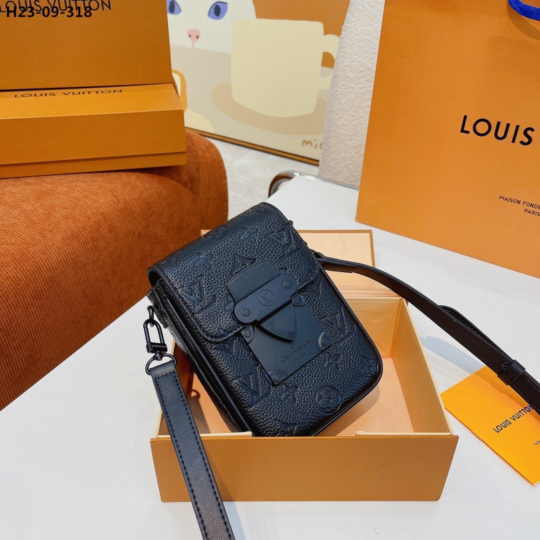 Louis Vuitton S Lock Vertical Wearable Wallet Black 19Cm M81524