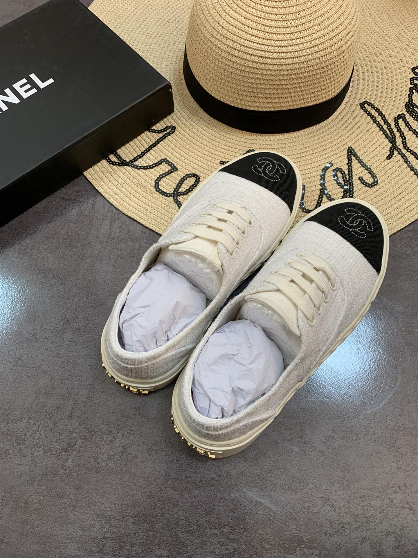 Chanel Cc Sneakers Canvas Mix In White