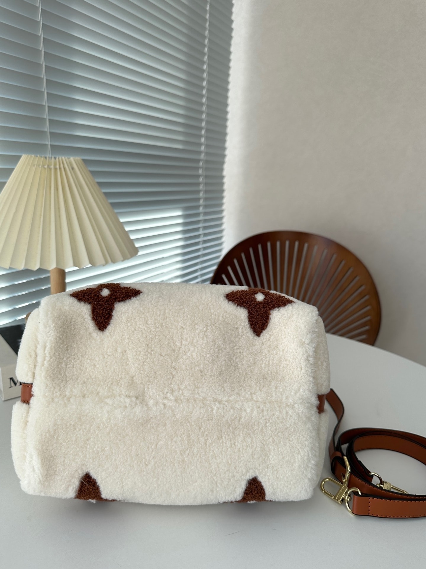 Louis Vuitton Speedy Bandouliere Monogram Teddy Fleece 25 White 25Cm