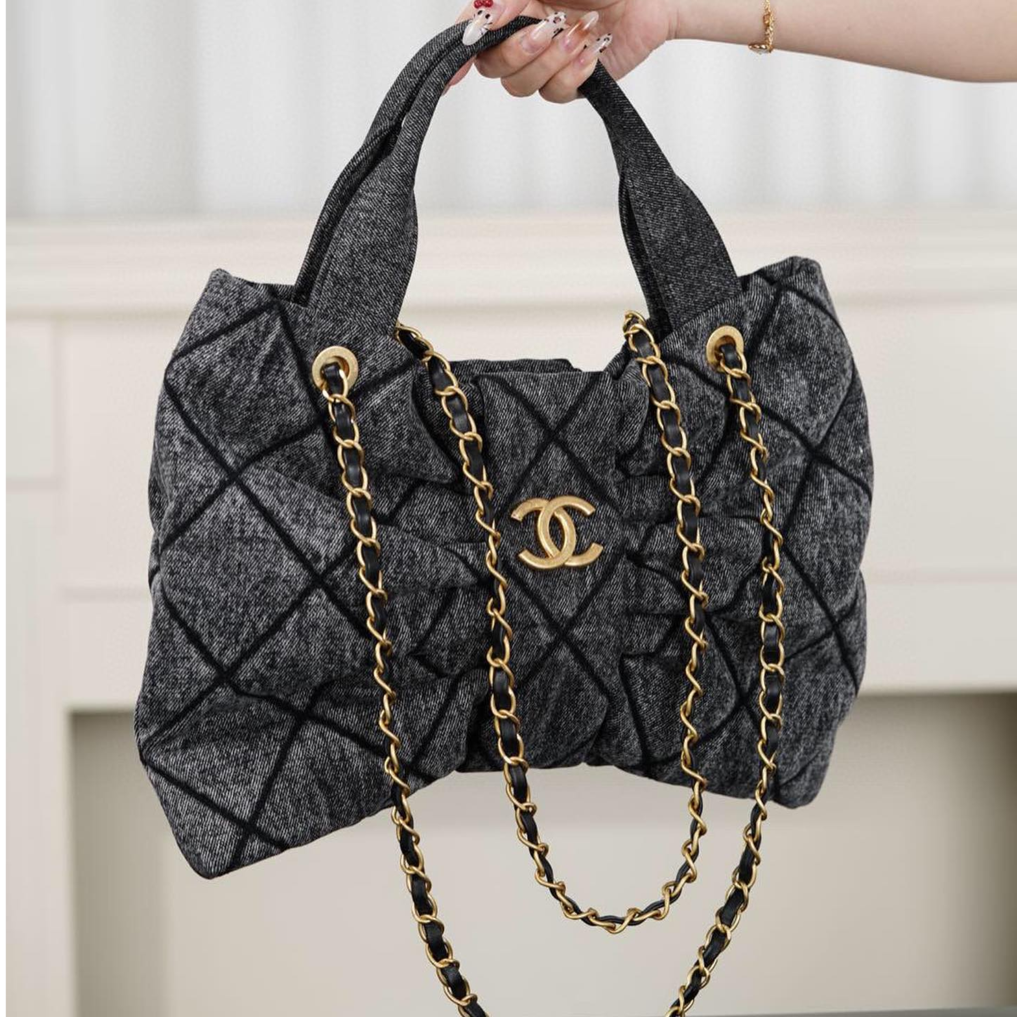 Chanel Grey Bow Pattern Chain Shoulder Bag