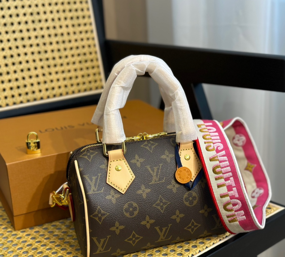 Louis Vuitton Speedy Bandouliere 20 Fuchsia 20cm M46234