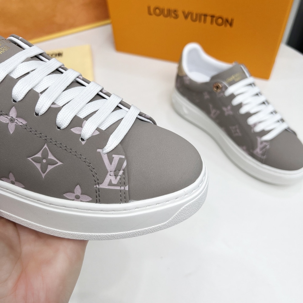 Louis Vuitton Time Out Sneaker Grey 1Aguvw