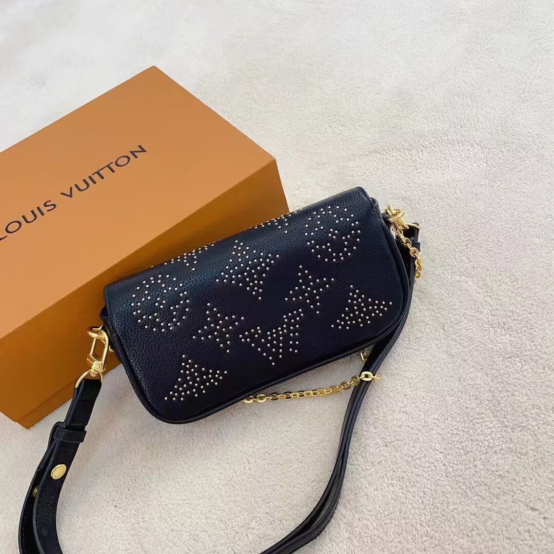 Louis Vuitton Wallet On Chain Ivy Black 22Cm M82653