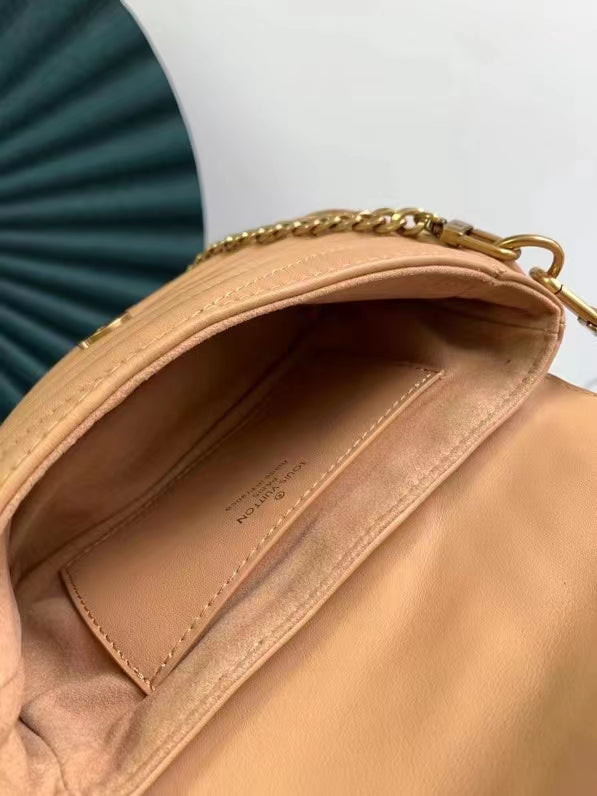 Louis Vuitton New Wave Multi Pochette 19Cm Beige