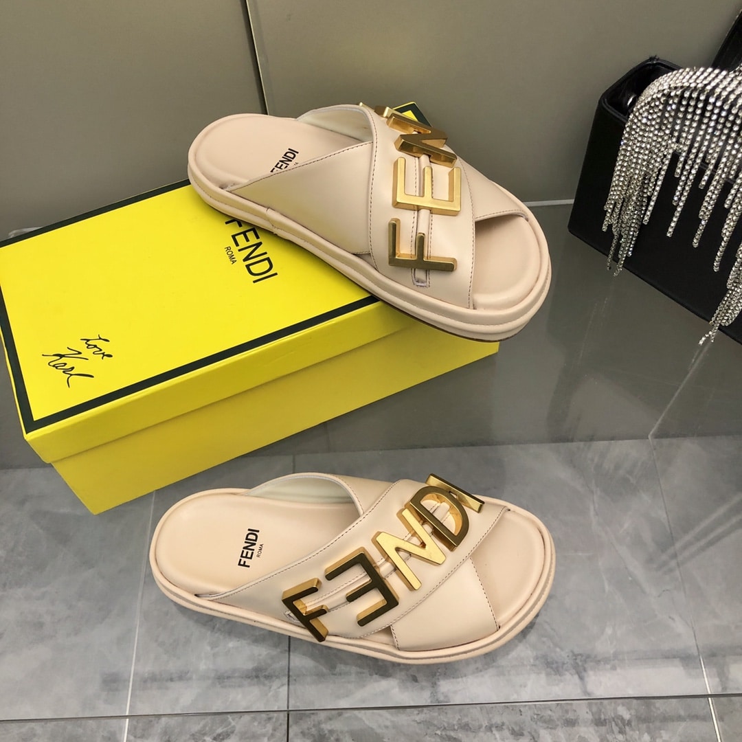Fendi Fendigraphy Leather Slides Light Pink