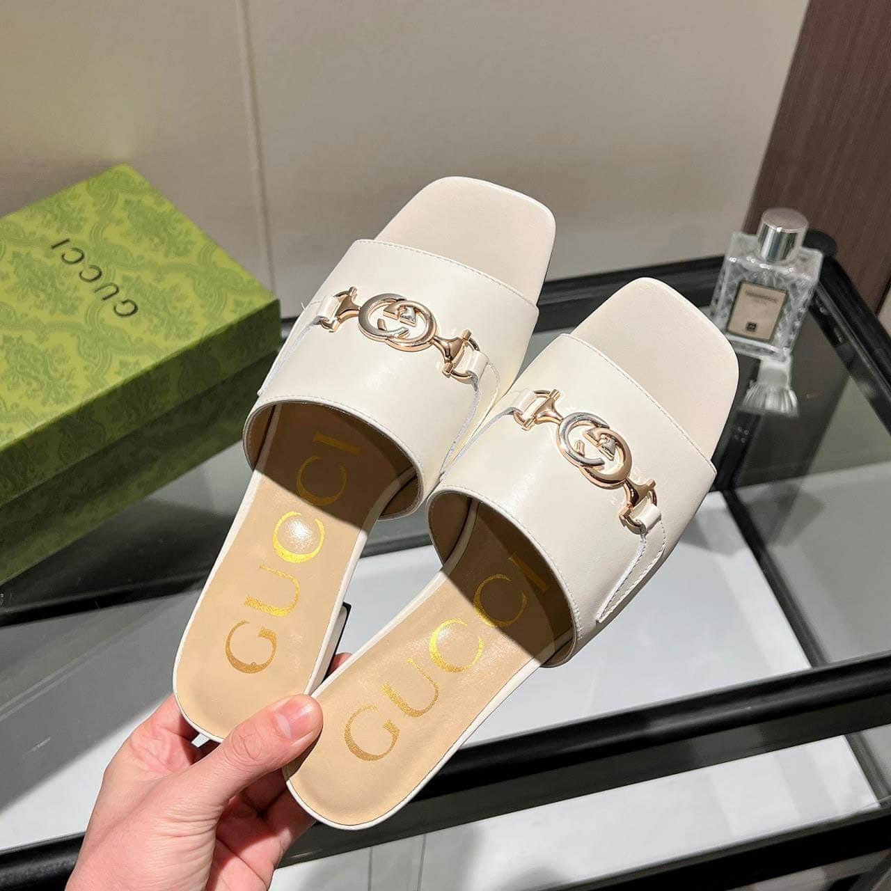 Gucci Zumi Leather Slide Sandals
