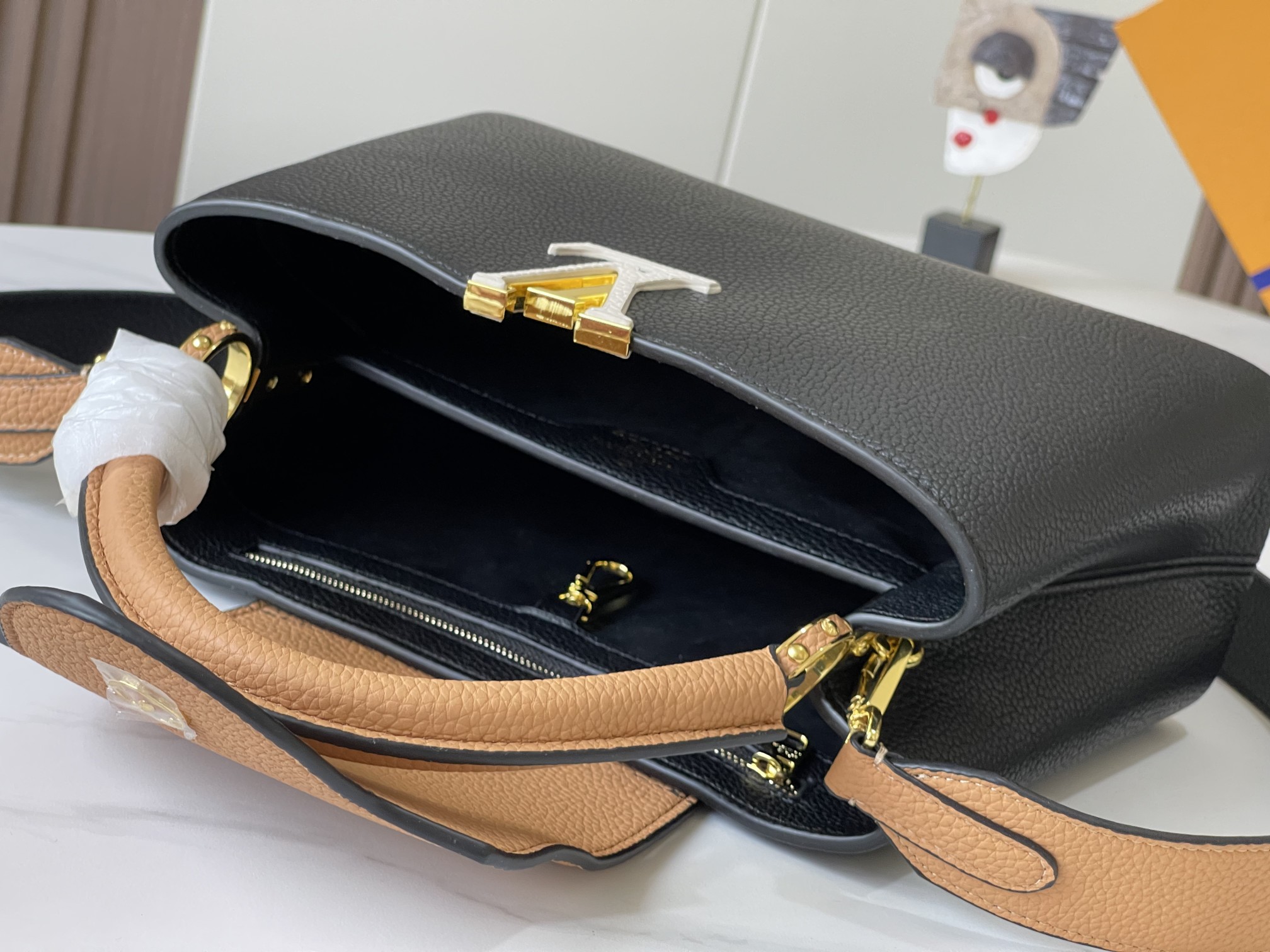 Louis Vuitton Capucines Mm Black 27Cm M59466