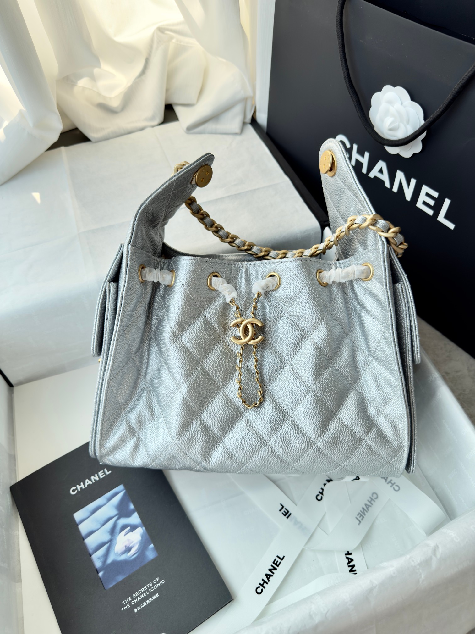 Chanel-25C Caviar Leather Hobo Bag -sliver