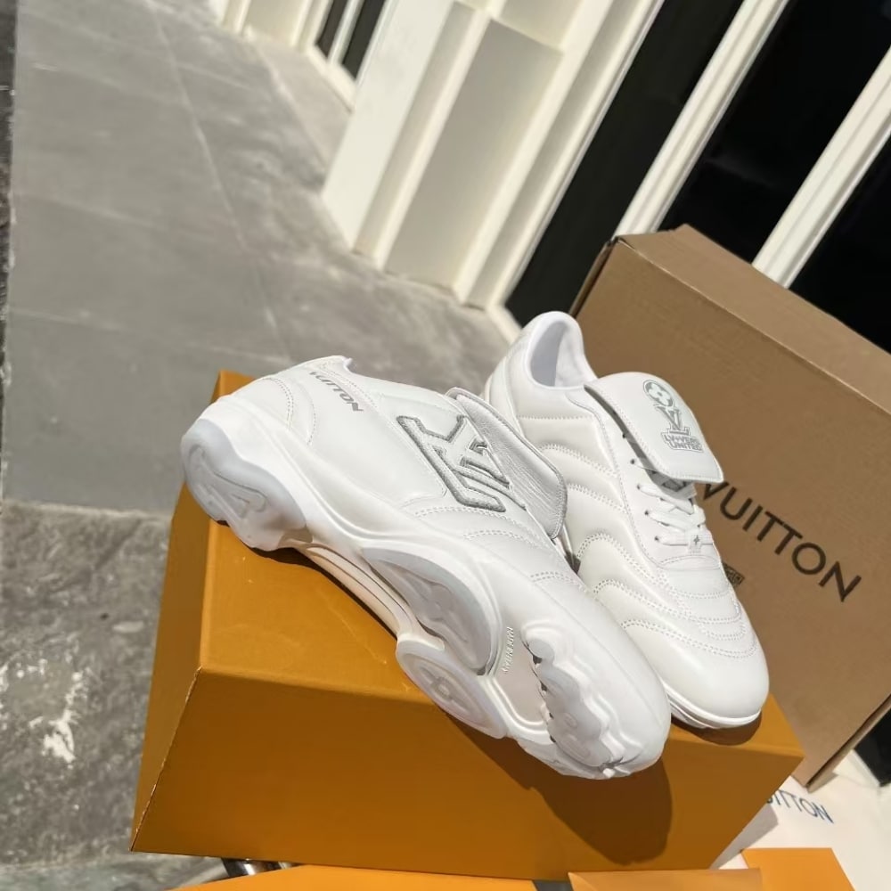 Louis Vuitton Footprint Soccer Sneaker White 1Ahdoi