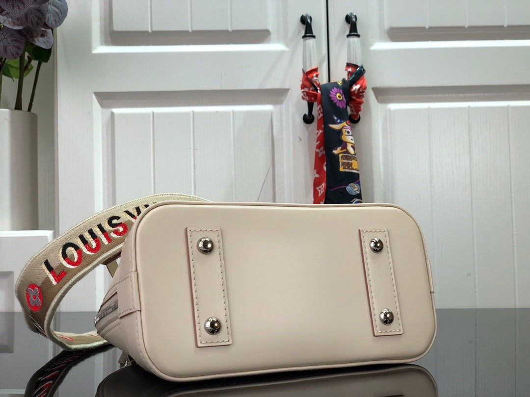 Louis Vuitton Alma Bb 23Cm