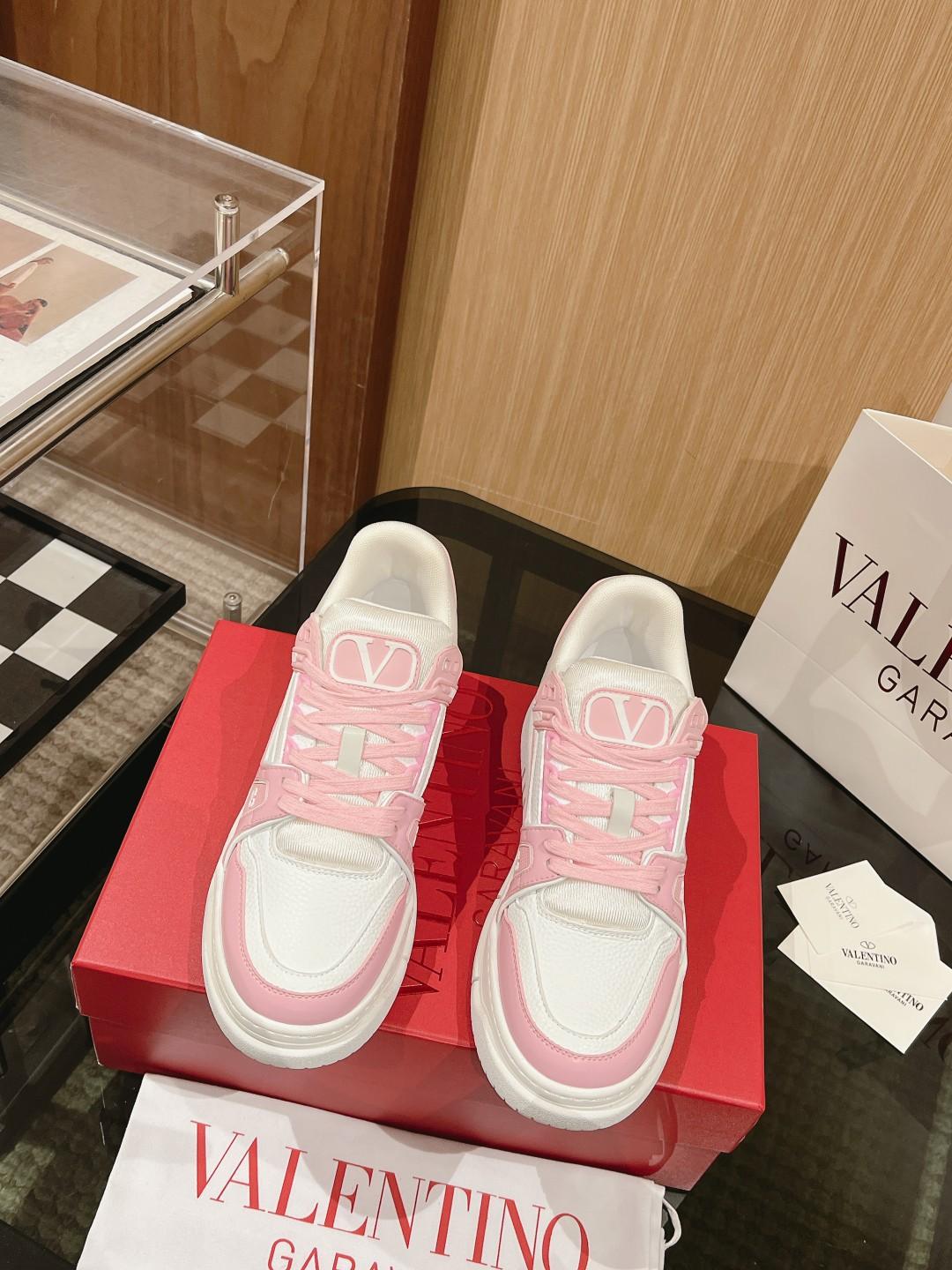 Valentino’s new 2023  Sneaker