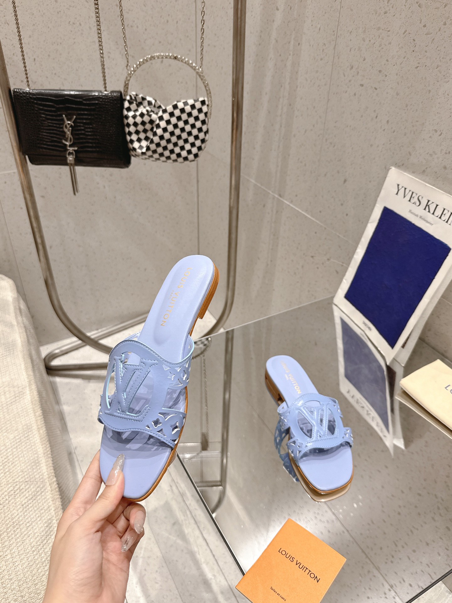 Louis Vuitton LV Isola Flat Mule Blue 1AGYQ6