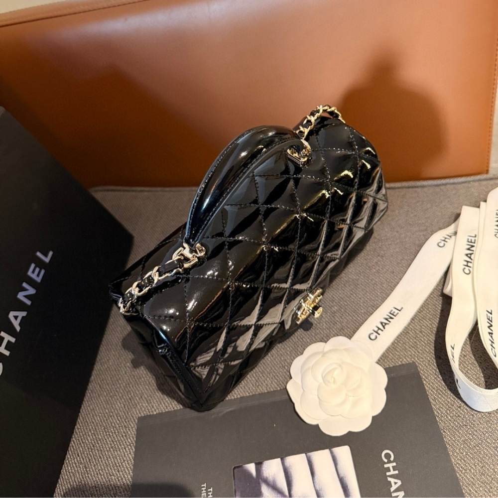 Chanel Classic Mini Bag In Shiny Leather With Handle Black 20Cm