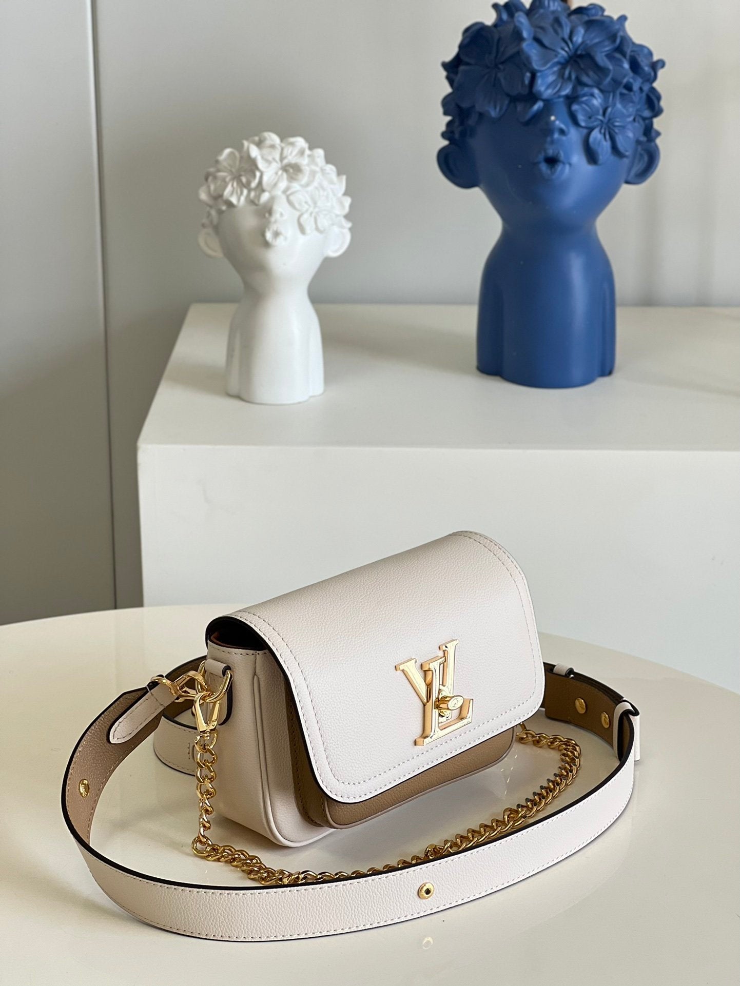 Louis Vuitton Lockme Tender 19Cm Quartz White Bag