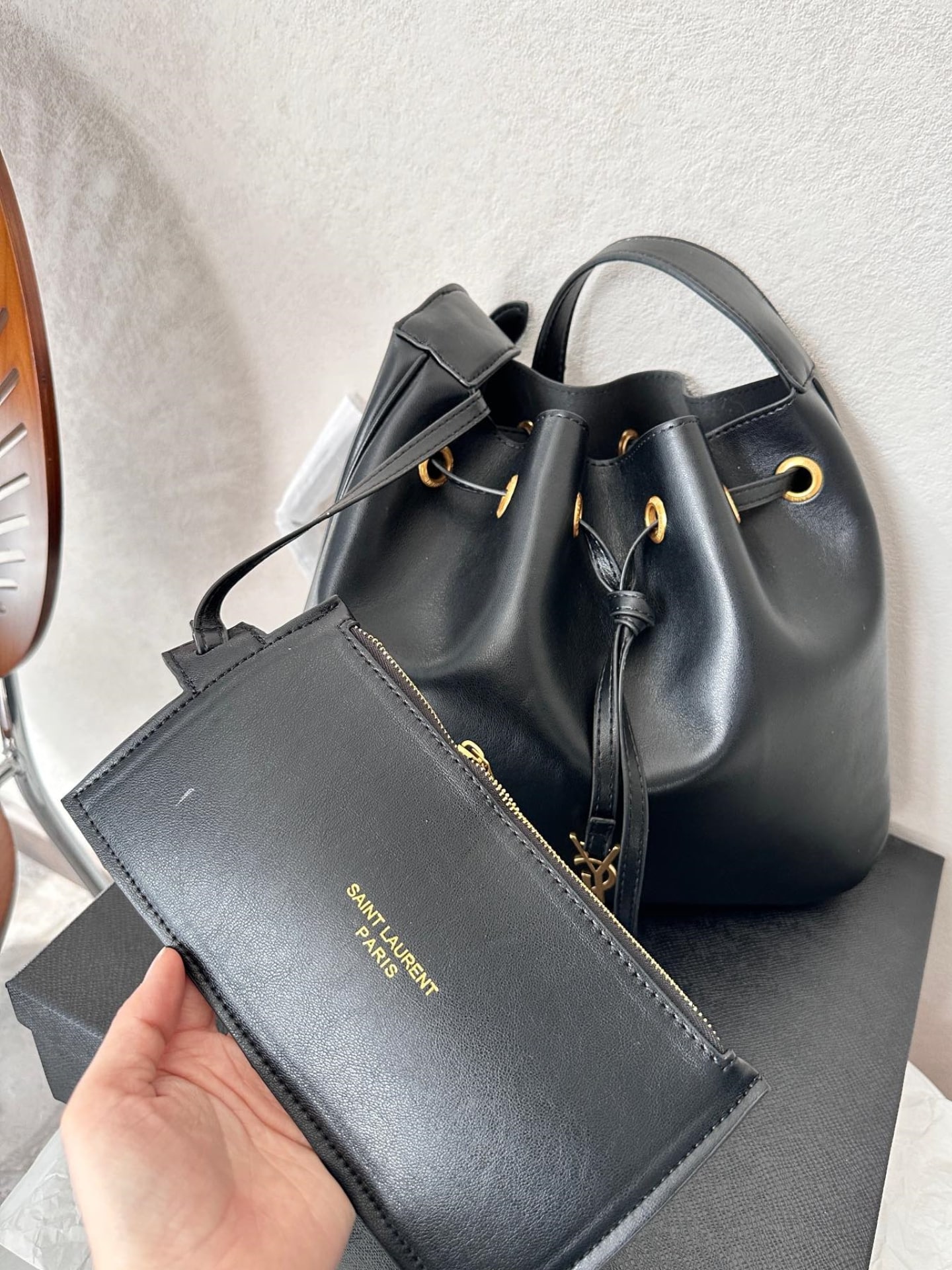 Saint Laurent Paris Vii Flat Hobo Bag In Smooth Leather Bag Black 23Cm