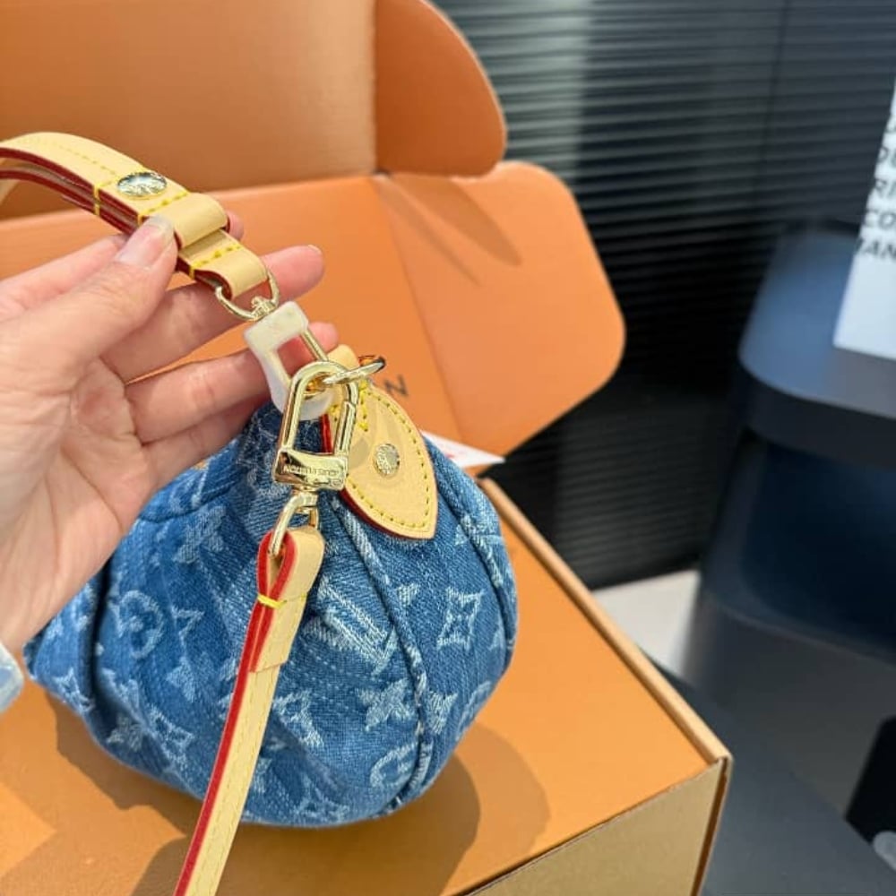 Louis Vuitton Pochette Valley Bag Denim Blue 21Cm M13571
