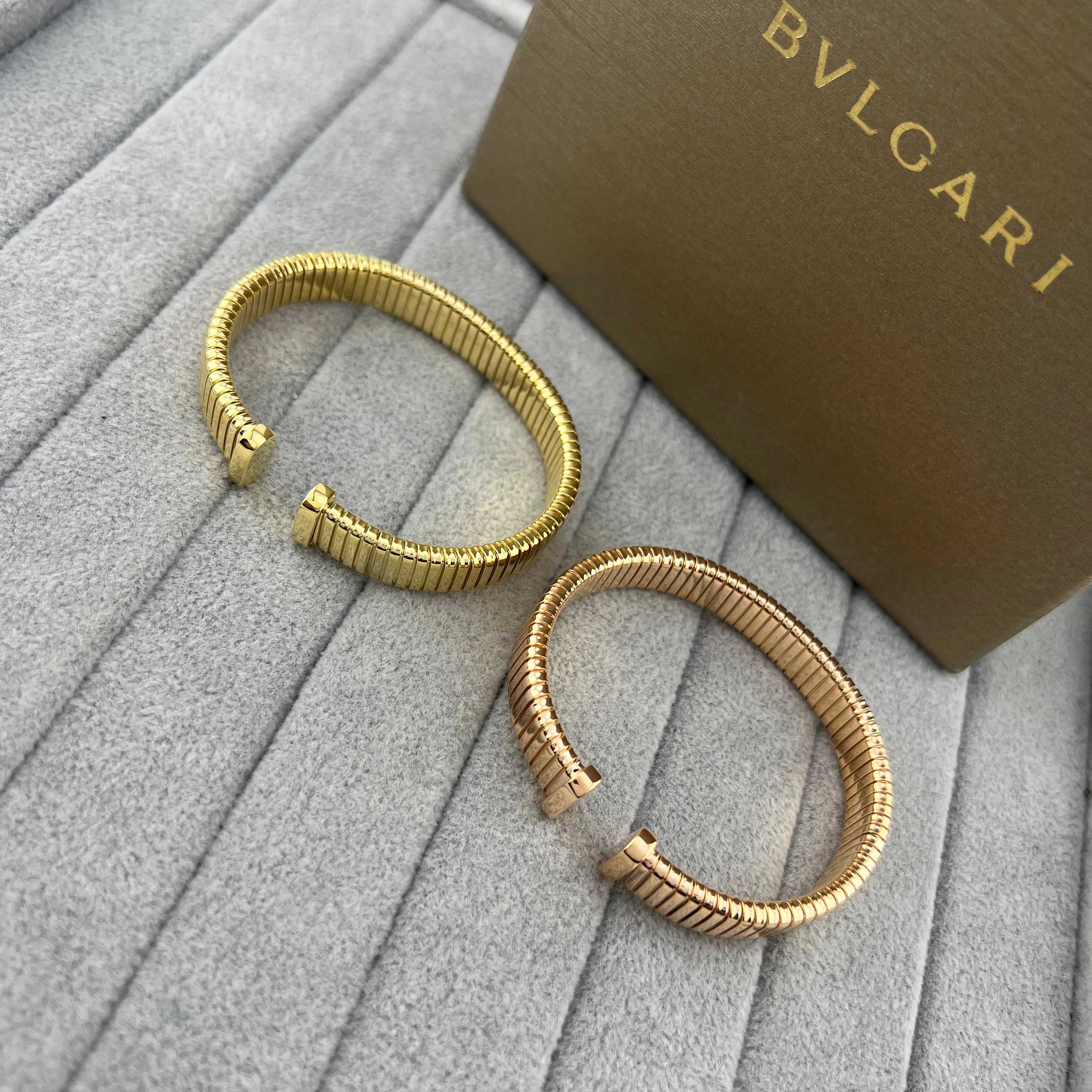 Yellow gold/rose gold spring bracelet