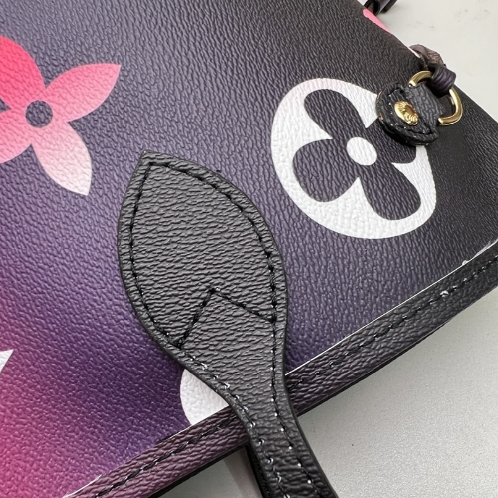 Louis Vuitton Neverfull MM Monogram Canvas Tote Bag Midnight Fuchsia 31cm M20511