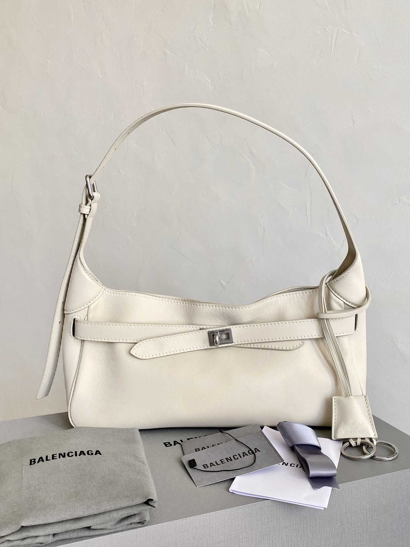 Balenciaga Bel Air-White