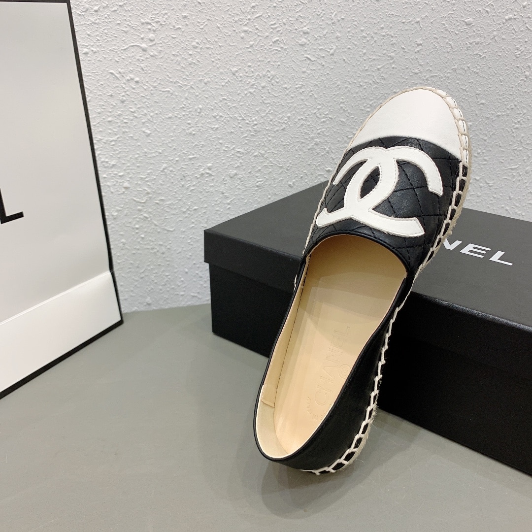 Chanel Cc Espadrilles Slip On White Black