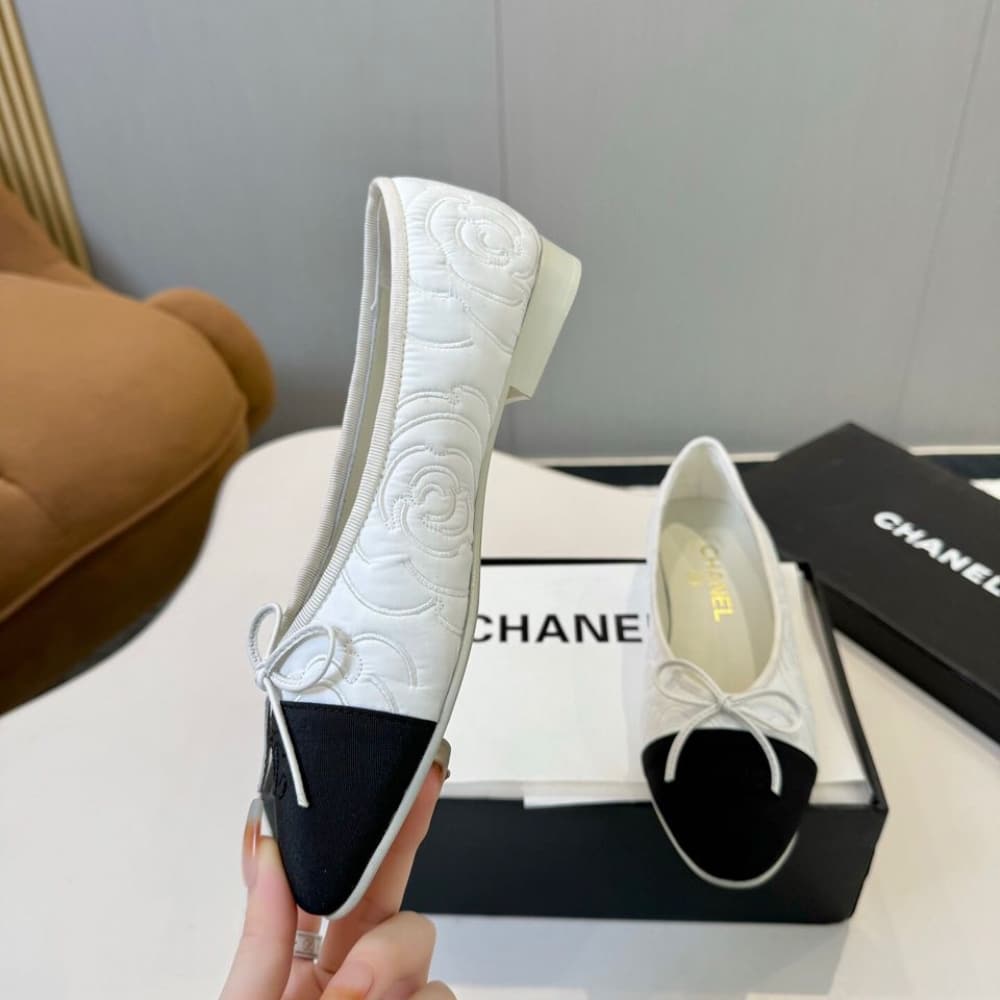 Chanel Ballet Flats Embroidered Fabric And Grosgrain White Black G02819 B21026 U1898