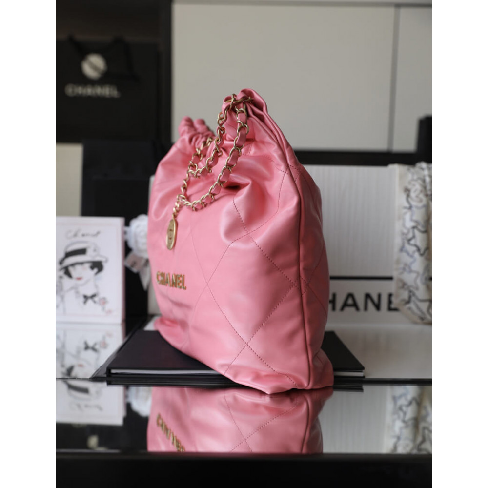 Chanel 22 Handbag in Shiny Calfskin 46cm
