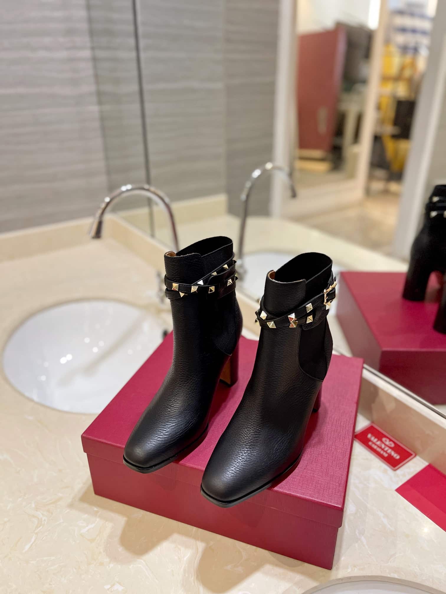 Valentino Garavani Rockstud Grainy Calfskin Ankle Boot Black 3W2S0P62Vce 0No