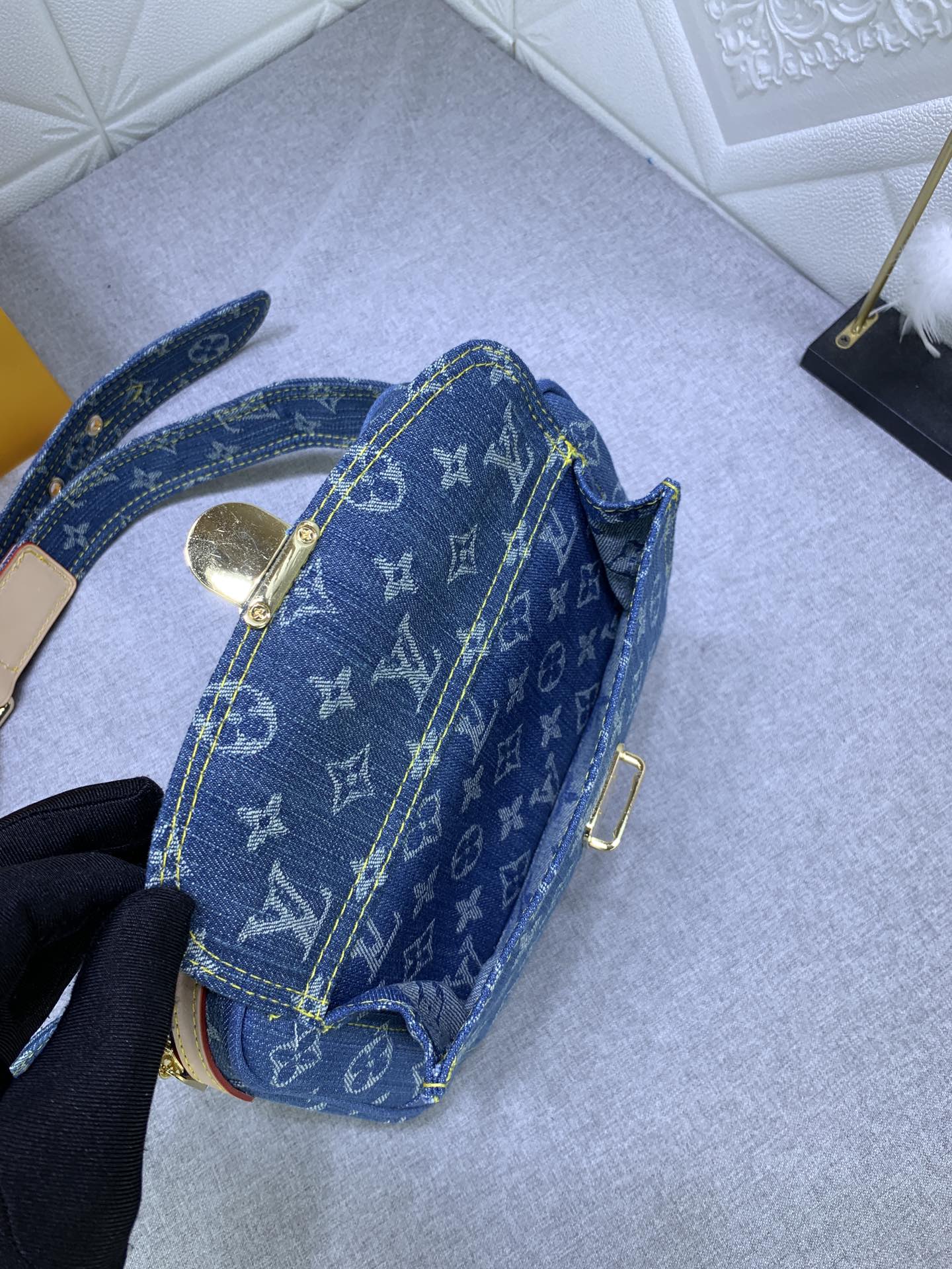 Louis Vuitton Bum Waist Bag Pouch M95347