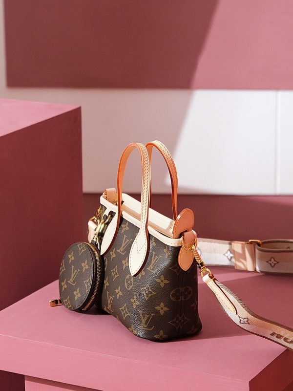 Louis Vuitton M46705 Neverfull BB
