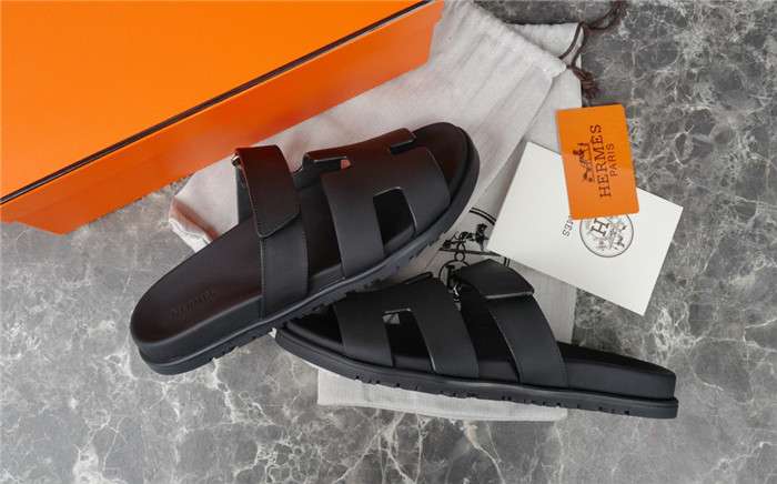 HERMES CHYPRE SANDAL BLACK
